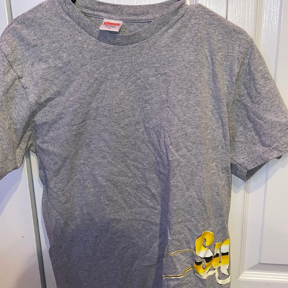 Supreme Gun Tee Size M (fits like a small)